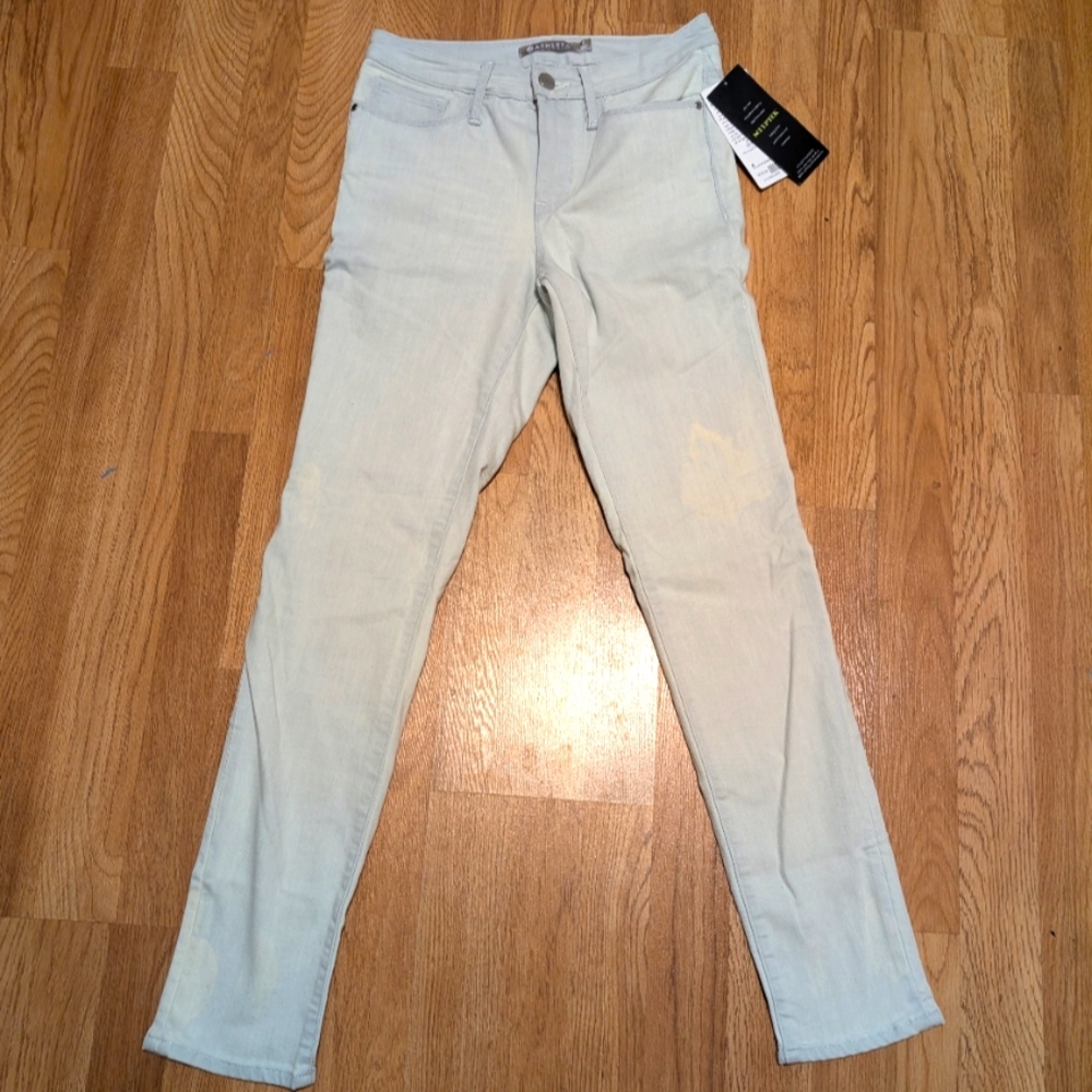 Woman's Athleta Sculptek Jeans.